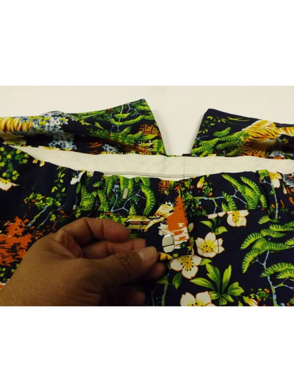 Ralph Lauren RLX Mens Tiger Floral Polo Golf Shorts Size 40 Polyester Multicolor